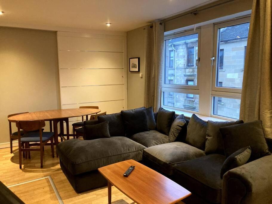Апартаменты Stylish 2 Bed Accessible Flat Perfect Location Глазго Экстерьер фото