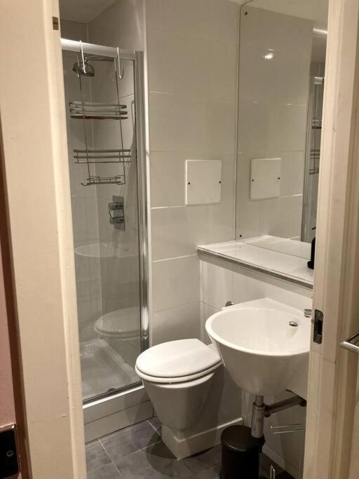 Апартаменты Stylish 2 Bed Accessible Flat Perfect Location Глазго Экстерьер фото